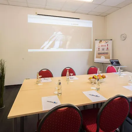 Suite Hotel Leipzig Готель 4*